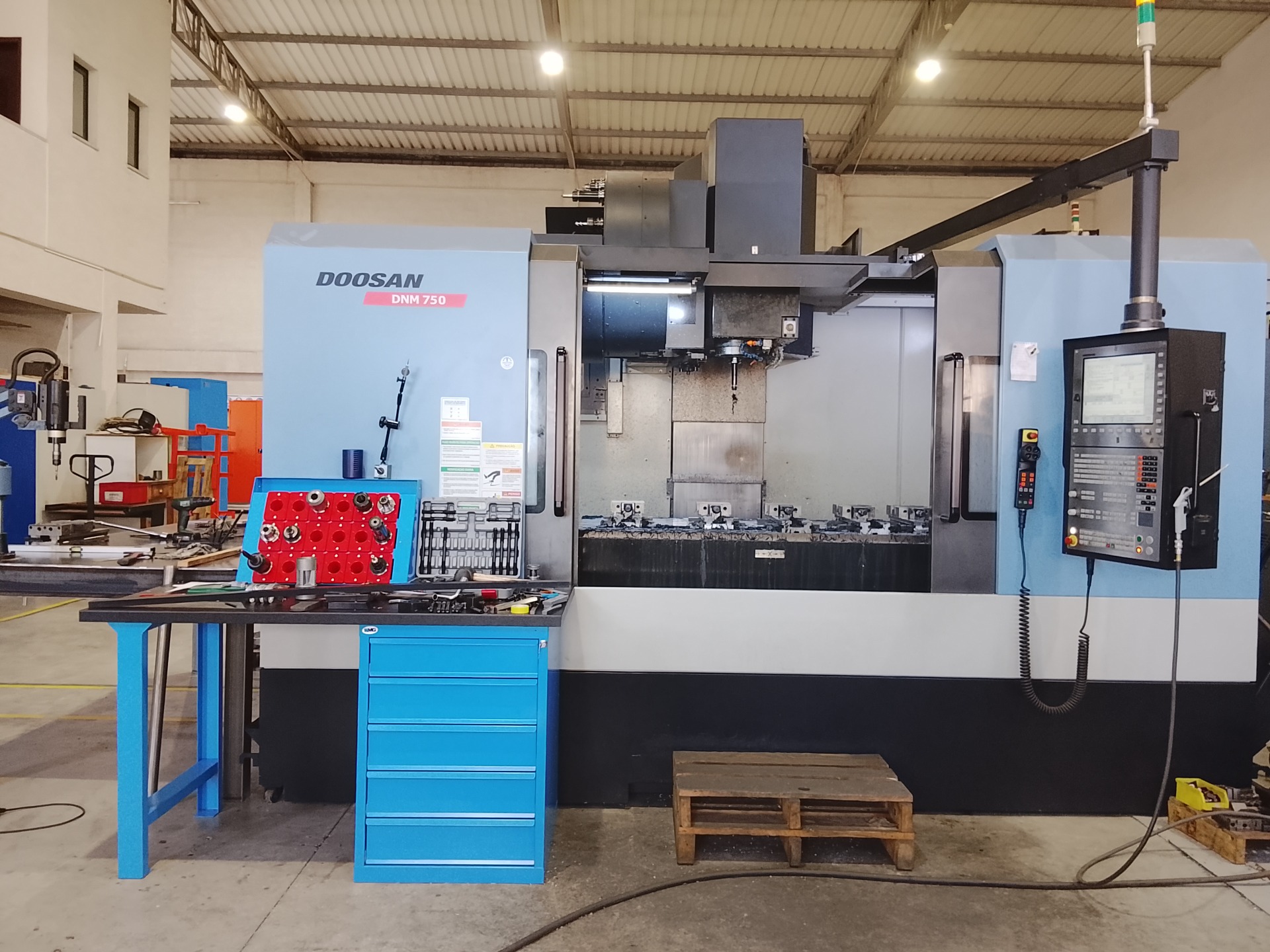 Doosan DNM750   1600x760x700